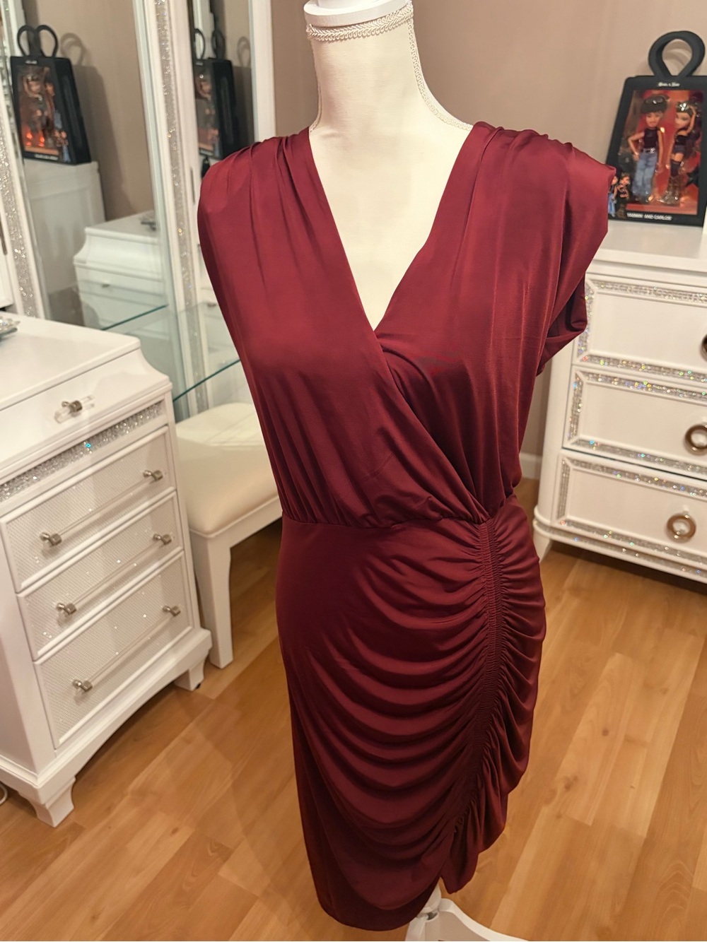 Express Burgundy V Neckline Ruched Cap Sleeve Midi Dress Size M